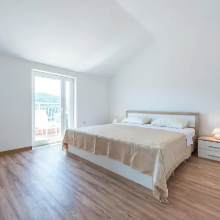 Apartment Lucija - Three Bedroom With Terrace And Sea View Dubrovnik