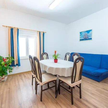 Appartamento Lucija - Three Bedroom With Terrace And Sea View