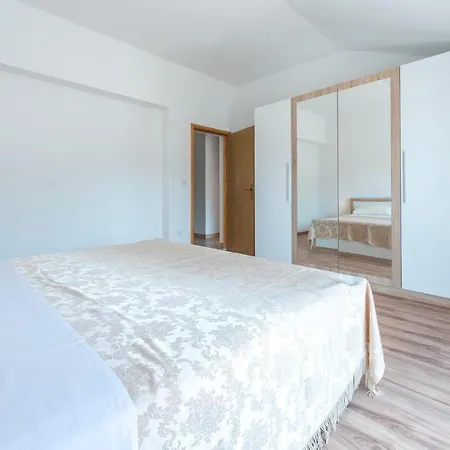 Apartmán Lucija - Three Bedroom With Terrace And Sea View *