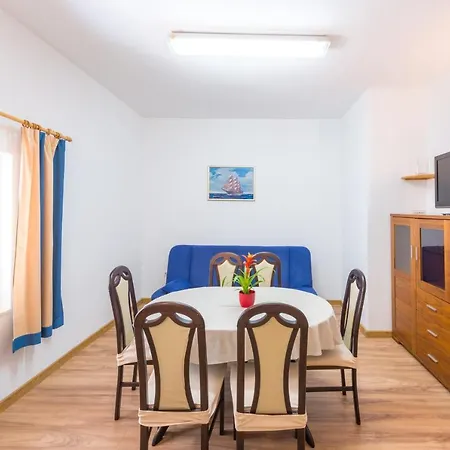 Appartamento Lucija - Three Bedroom With Terrace And Sea View