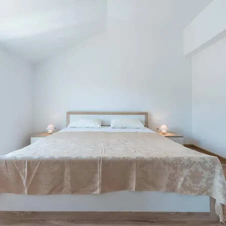 Lucija - Three Bedroom With Terrace And Sea View Apartmán *